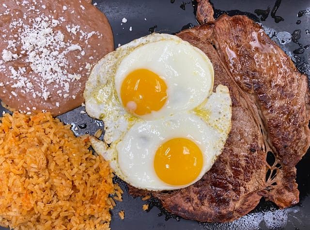 Carne Asada and Eggs Pl.
